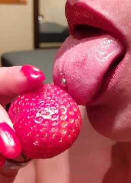 Public Photo of Lady_Violet30